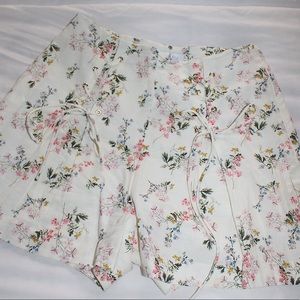 High waist floral shorts with lace up details